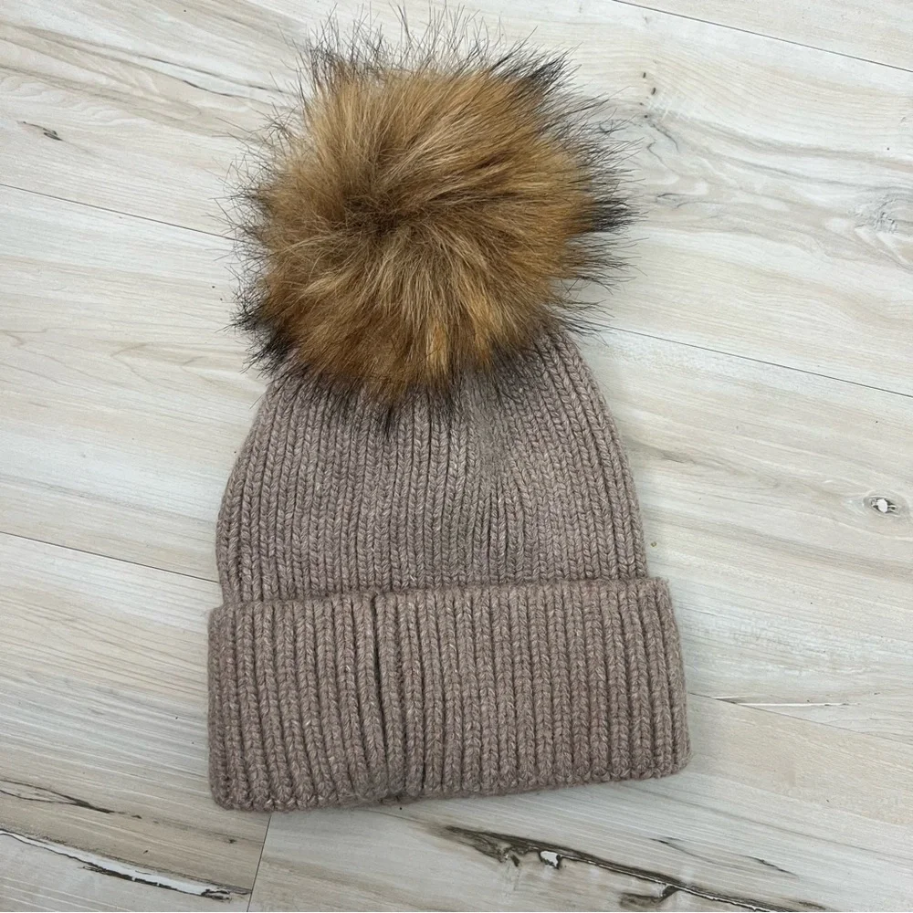Norla Canada Alpaca Wool Pom Beanie